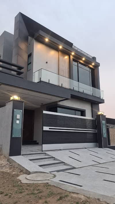 9 Marla Beautiful House For Sale