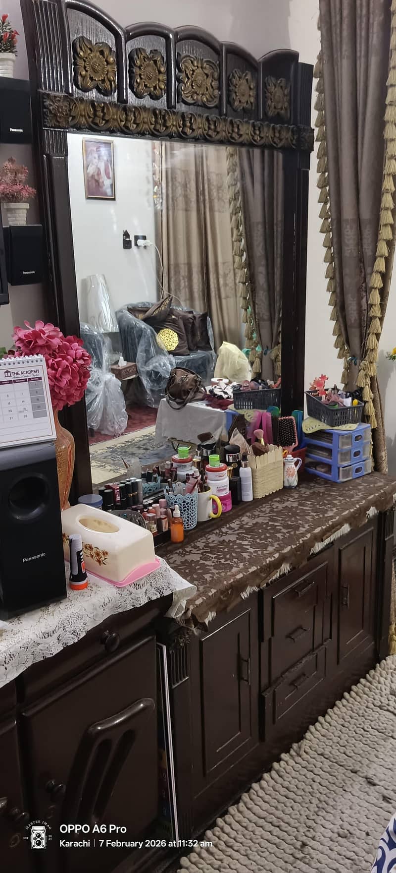 Double bed with Side Table and Dressing Table 3