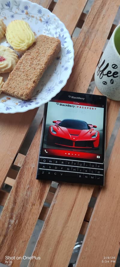 Blackberry passport in good condition (PTA official approved (