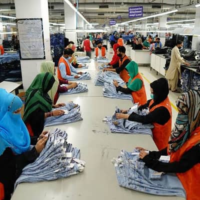 Best Deal : 16,000 Sqft Independent Factory With Power, Gas & Cargo Lift In Prime Location Of Korangi Industrial Area. At Low Rent