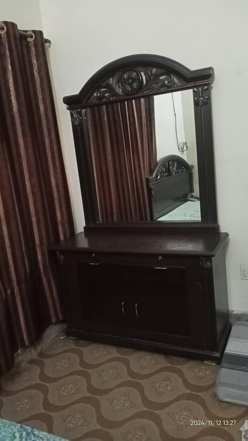 Dressing table 2