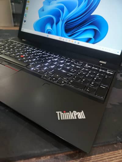 Lenovo ThinkPad P15v Gen 3 AMD Ryzen 5 6650H 4GB Nvidia 8GB AMD Graph