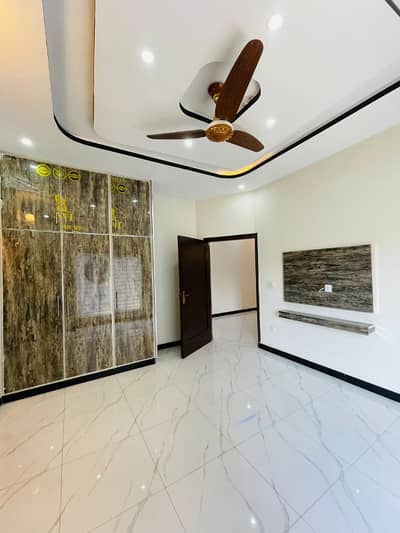 Book Prime Location House Today In LDA Avenue