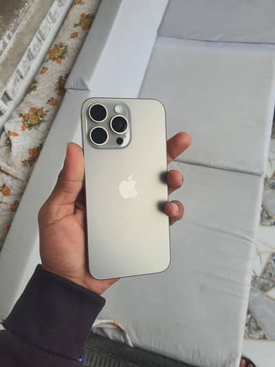 iPhone 15 pro max 1TB natural titanium