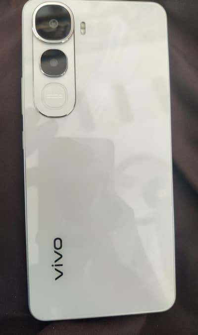 Y400 5G 8GB RAM 256GB STORAGE