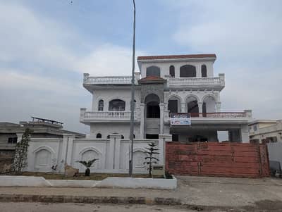 Exclusive 1 Kanal Spanish Architecture House Peaceful Location Near Park & Masjid | E-17/3