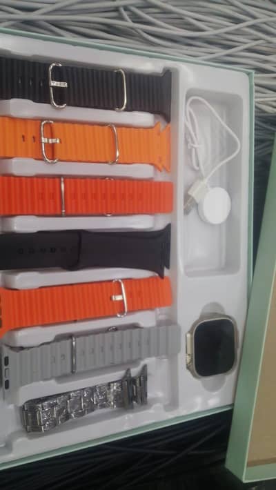 Best Smart Watch with one free earphone