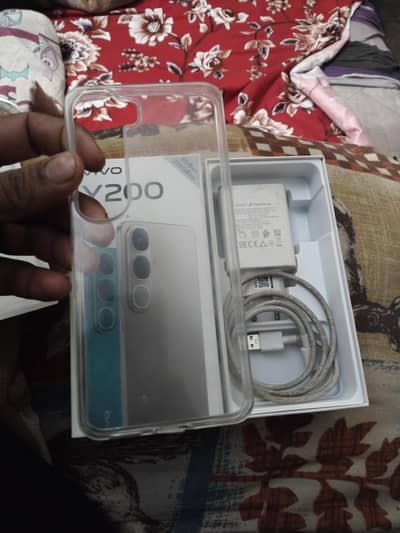 10/10 condition ha box charger 80wart ka mobile abi warranty ma ha