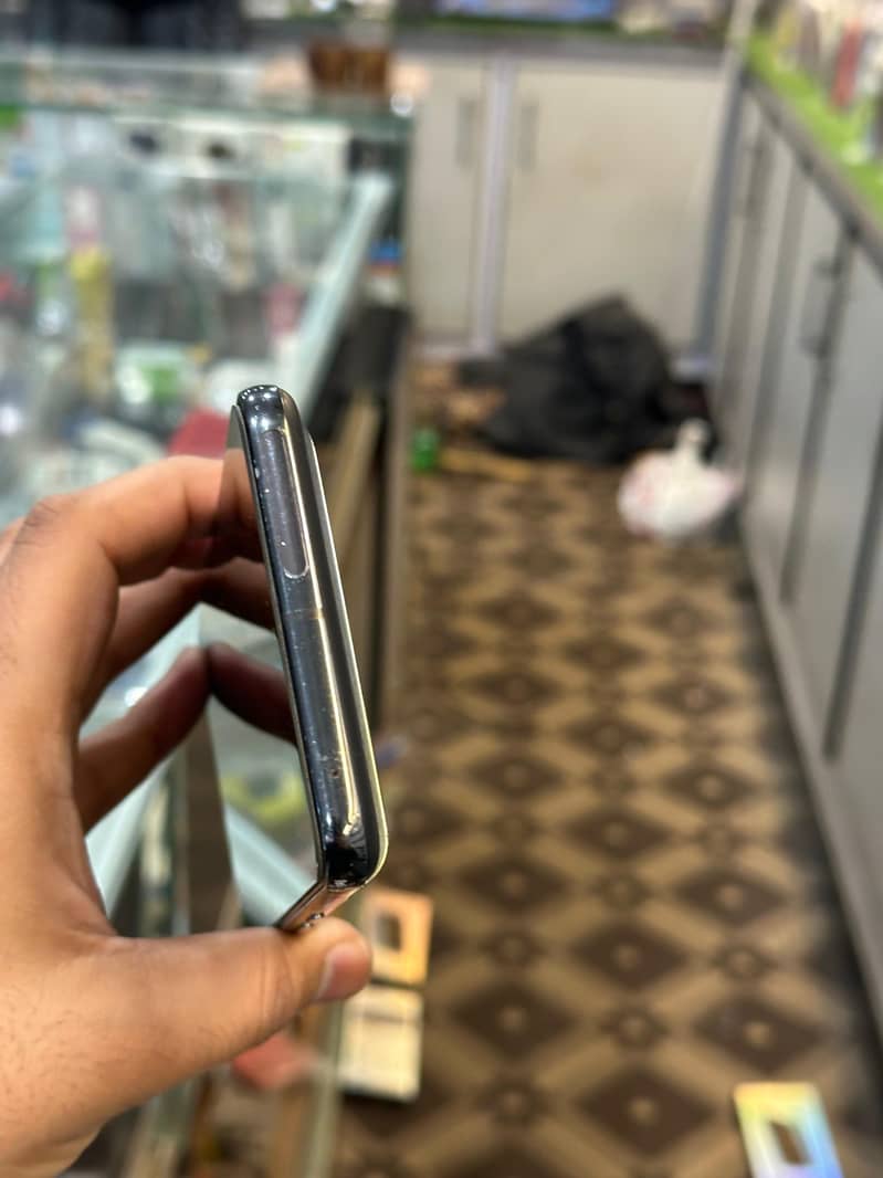 GOOGLE PIXEL 8 PRO 4