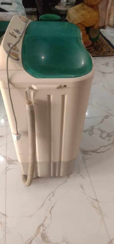 Haier Semi Automatic Twin Tub Washing Machine 8 kg