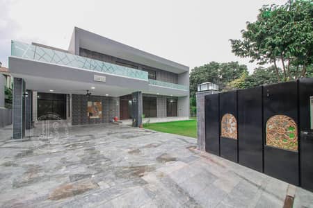 5 KANAL TOP LOCATION HOUSE FOR MULTINATIONAL COMPANY GOLDEN OPPORTUNITY