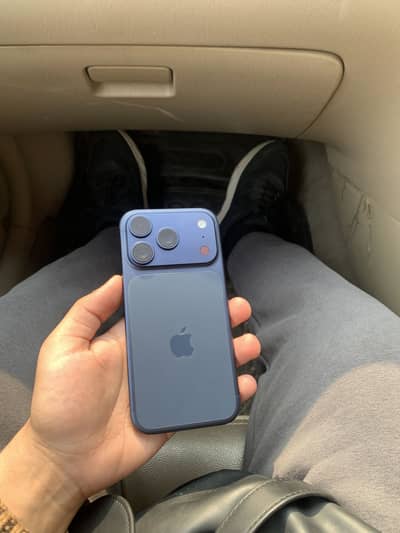 iPhone 17 Pro – 256GB – Blue – JV – 10/10 Condition