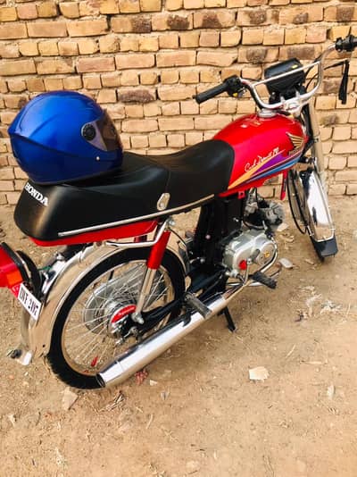 Whatsapp 03259940779