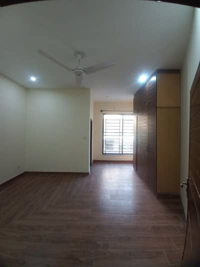 10 Marla Upper Portion For Rent In E11