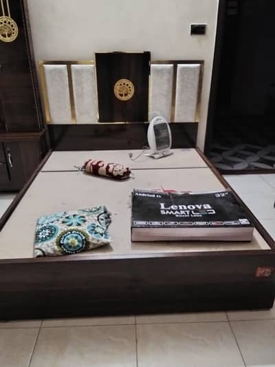 queen size bed for sell