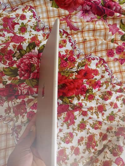 ipad 10.5inc used  10/8 condition