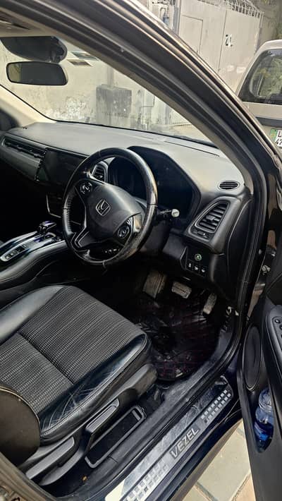 Honda vezel full option AWD