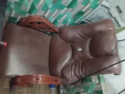 office chairs and 1 table in low price