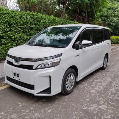 Toyota Voxy 2019