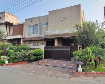 10 Marla Furnished, Corner House, On Main Boulevard.