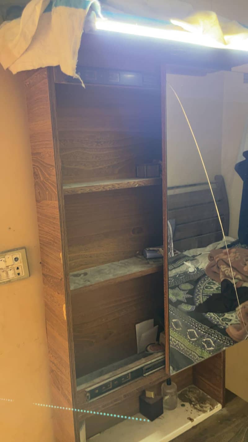 simple single wardrobe 3