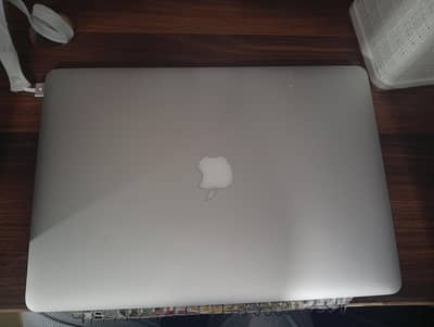 MacBook pro 2015 15 inch corei7 16gb 512ssd