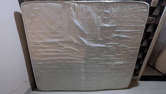 queen size 7/10 moltyfoam mattress