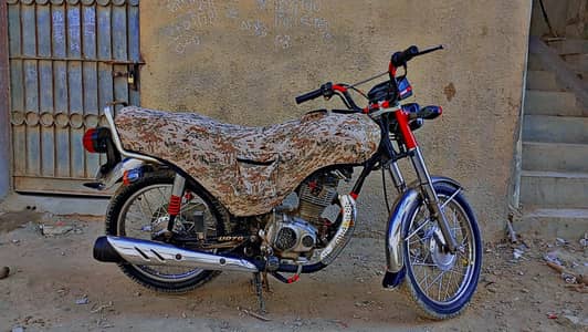 United 125.    / 2018