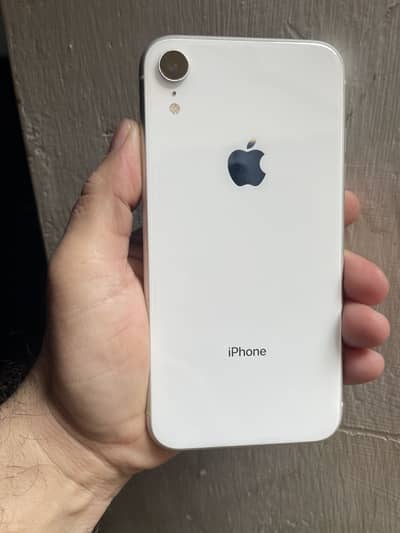 IPhone xr pta approved 64 gb no issu