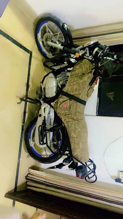 My suzuki gs 150 like a zero meter one hand use with very care