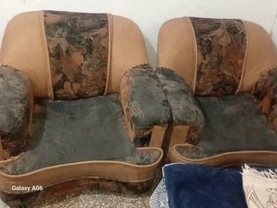 Used sofa for sell only 5000