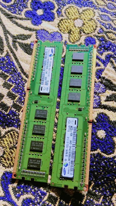 2 GB RAM