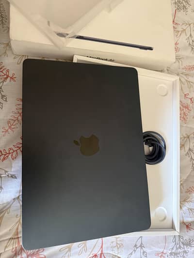 13-inch MacBook Air with Apple M4 chip