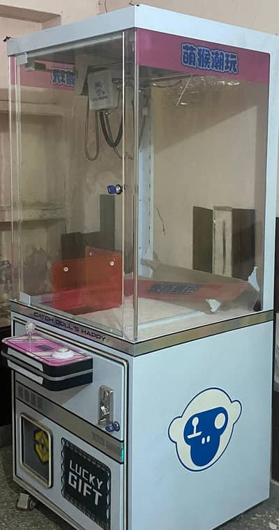 CLAW MACHINE / DOLL CATCHER MACHINE