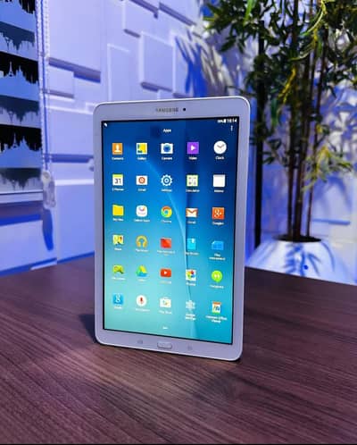 Samsung Tablet  Sm-T560