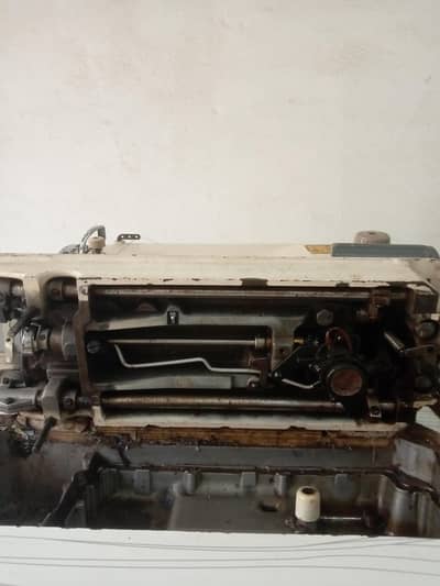 Industrial sewing machine