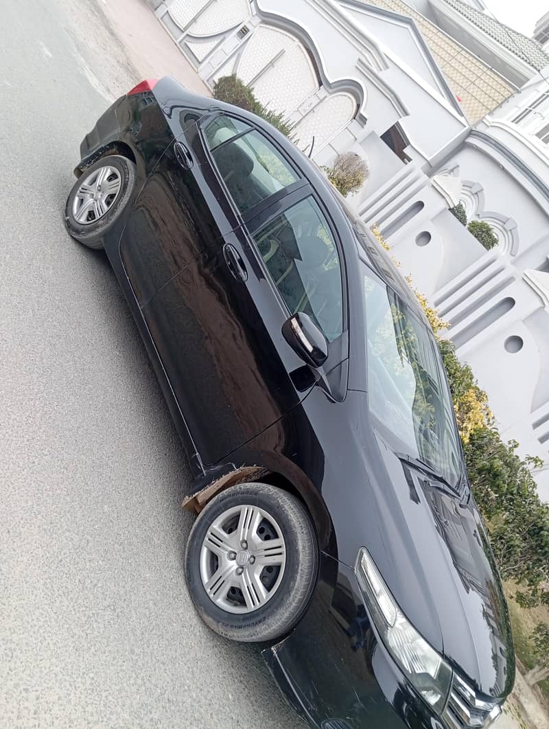 2016 model excellent condition 3