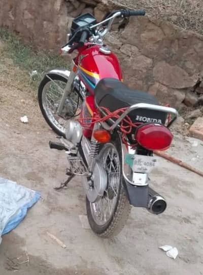 Honda 125cc model 2011 for sale call:'03414691071