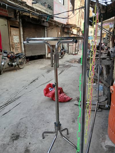 Stands & hangers Availables