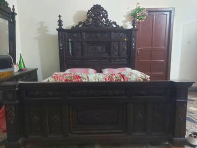 Bed,mattress,sidetables,dressing table