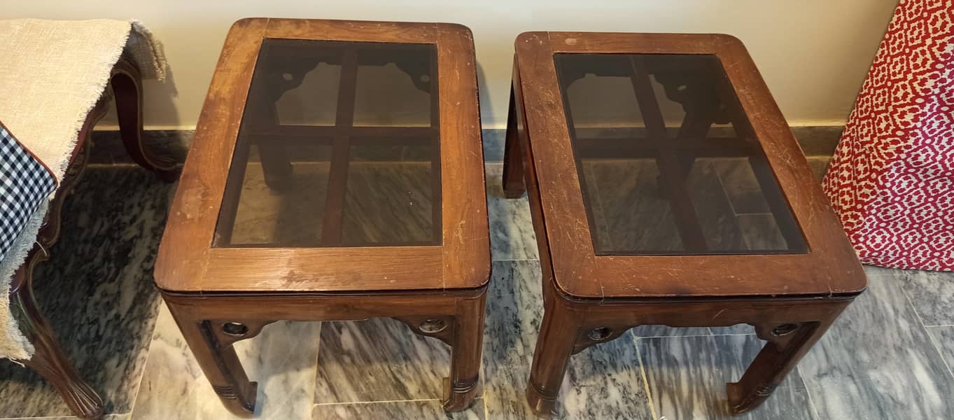 2 side tables 0