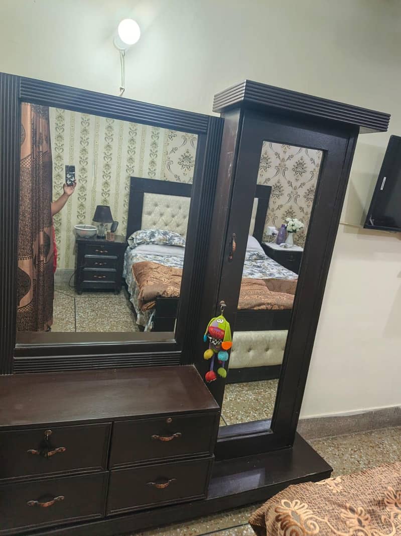 double dressing table 0