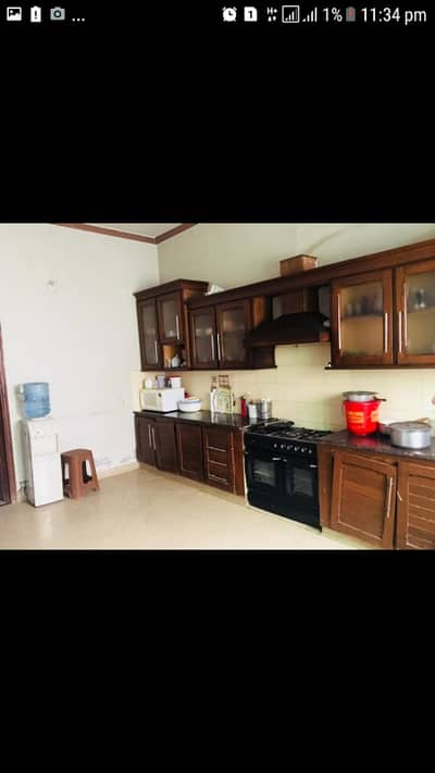 Madina Town W block 10 Marla seprad upper porstion for rent