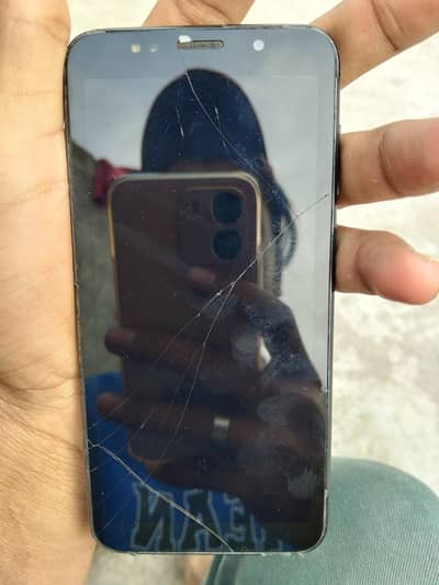 all okay ha koi masla nahi ha bass glass crack ha panil sai ha