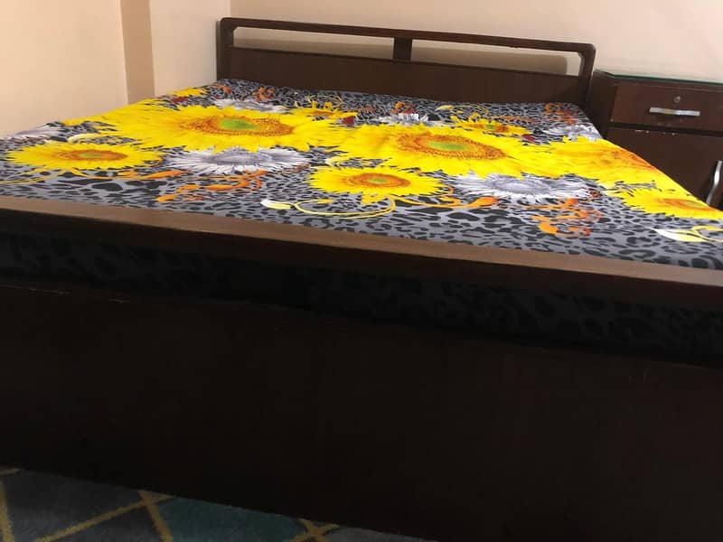 bed with side tables 3