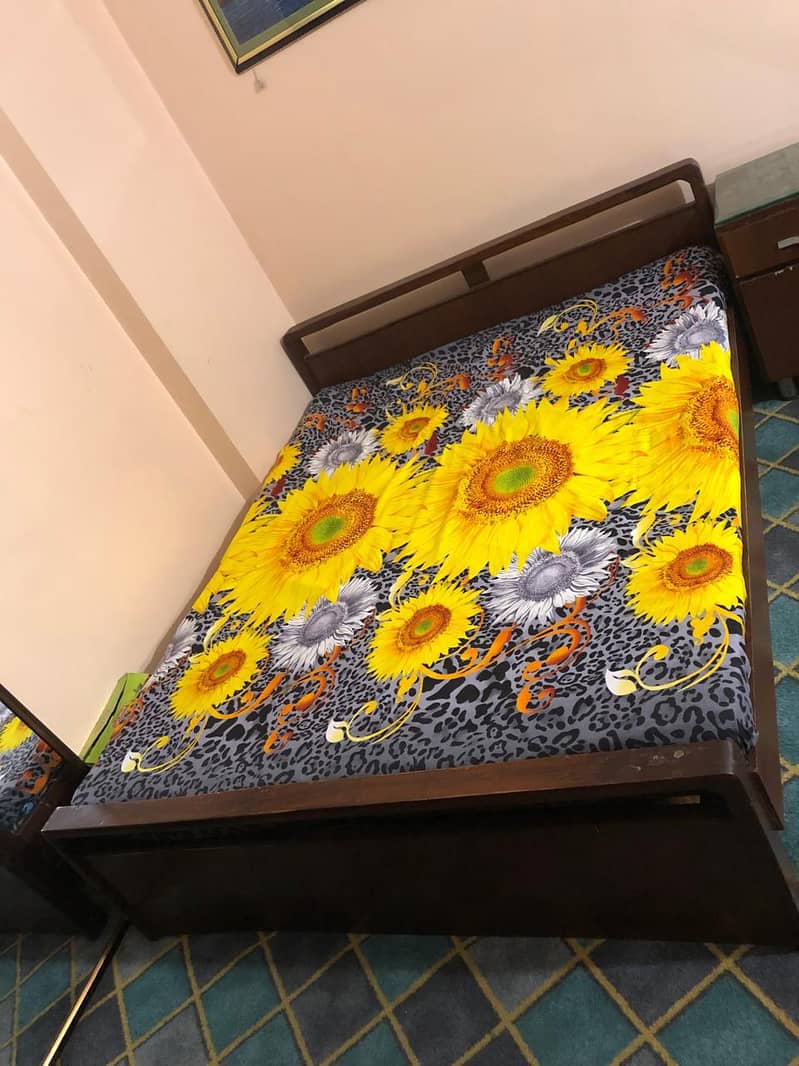 bed with side tables 4