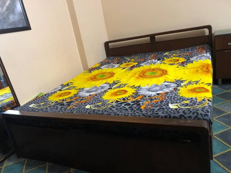 bed with side tables 5