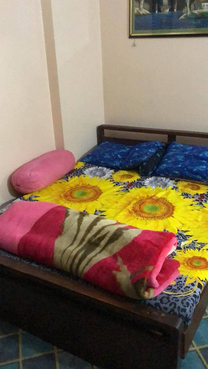 bed with side tables 7