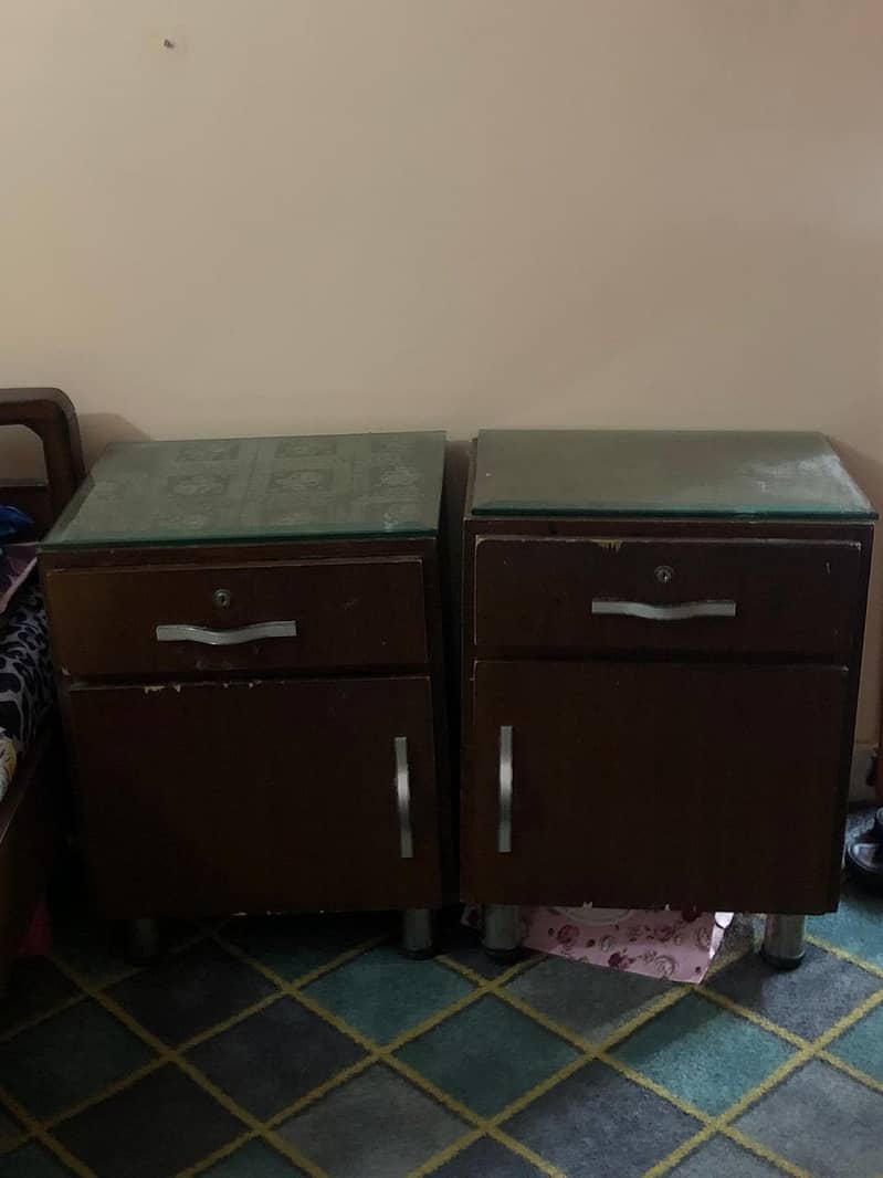 bed with side tables 8