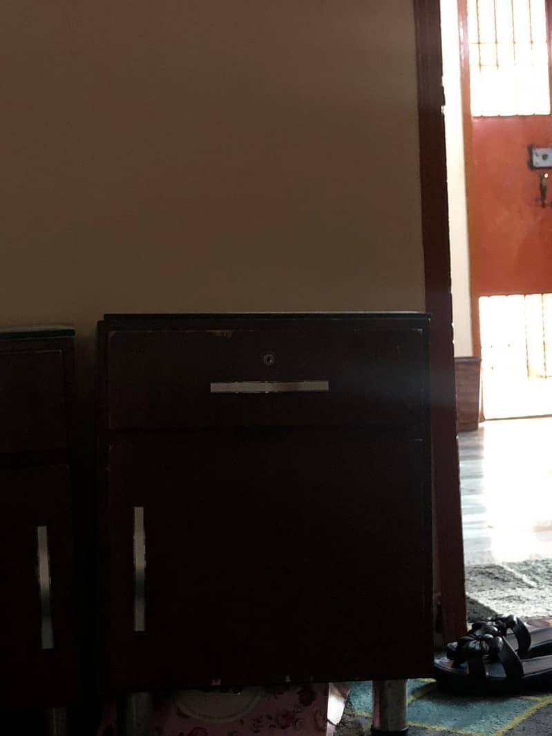 bed with side tables 14